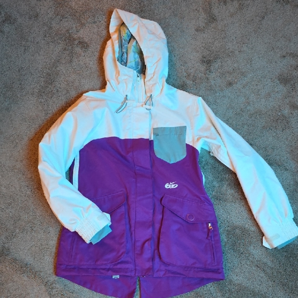 Nike 6.0 Colorblock Purple and White Snowboard/Ski Jacket